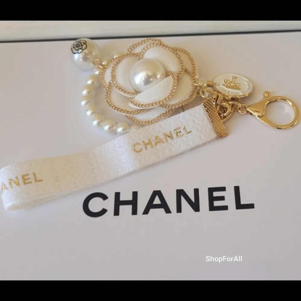 Chanel charm - Picture 3 of 5